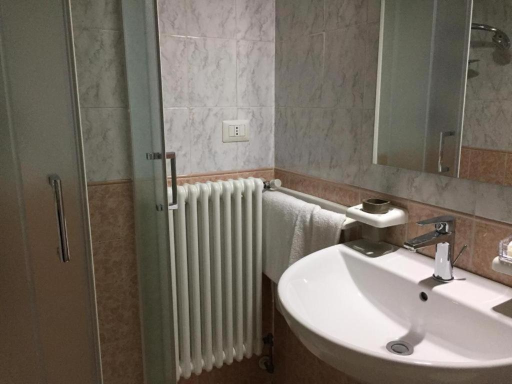 Residence Checkin A Richiesta Parma Kültér fotó